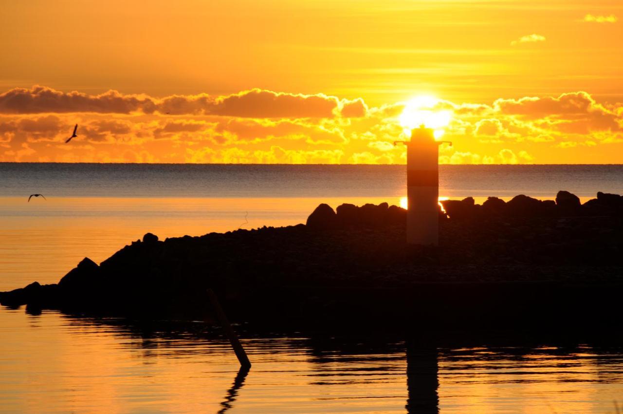 Surfers Guesthouse Asa  Bagian luar foto